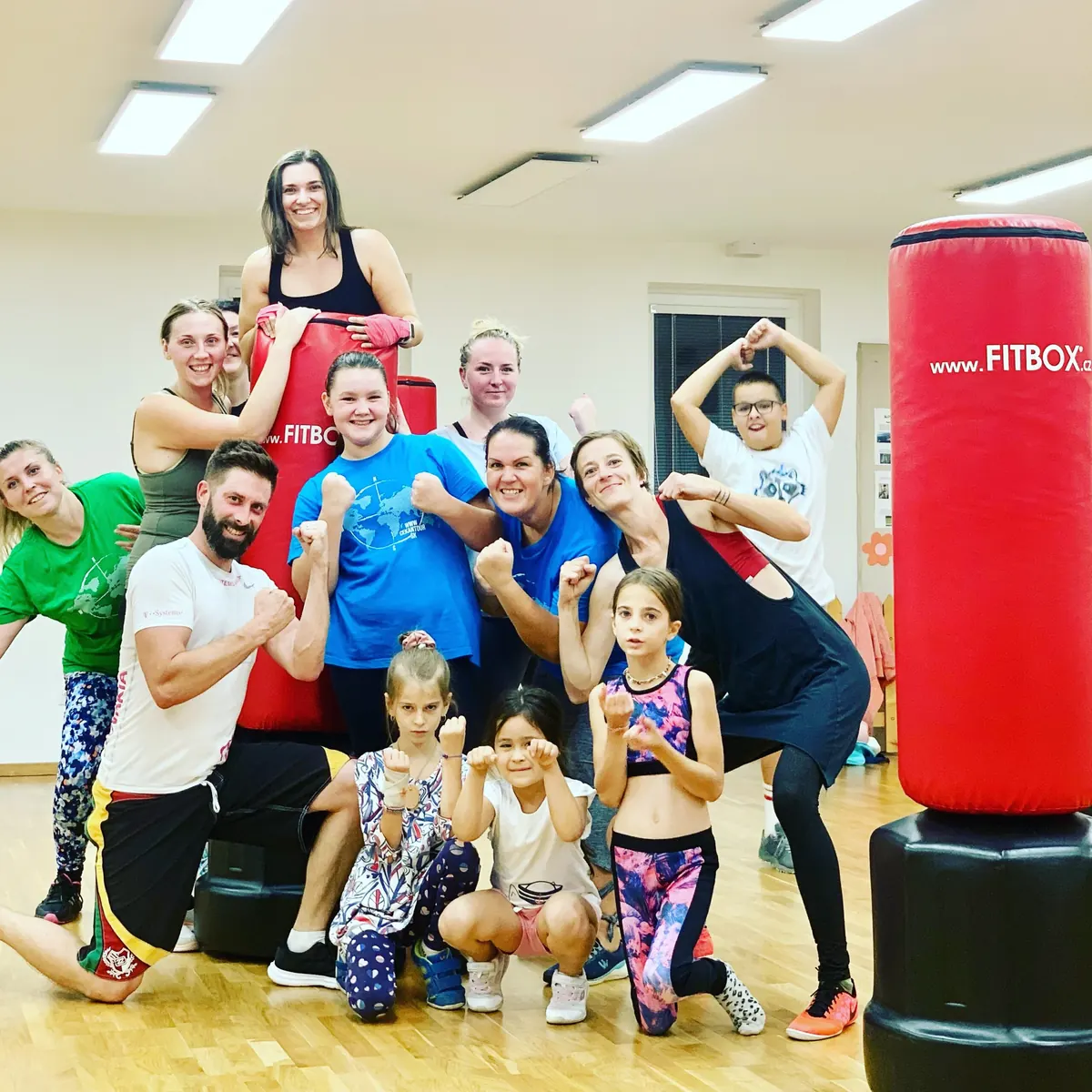 Partia z Fitboxu v telocvični CVČ Trend v Detve po spoločnom tréningu